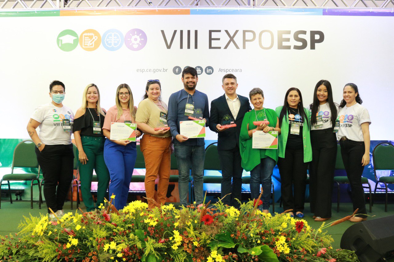 Cadernos ESP premia trabalhos para incentivar a ciência