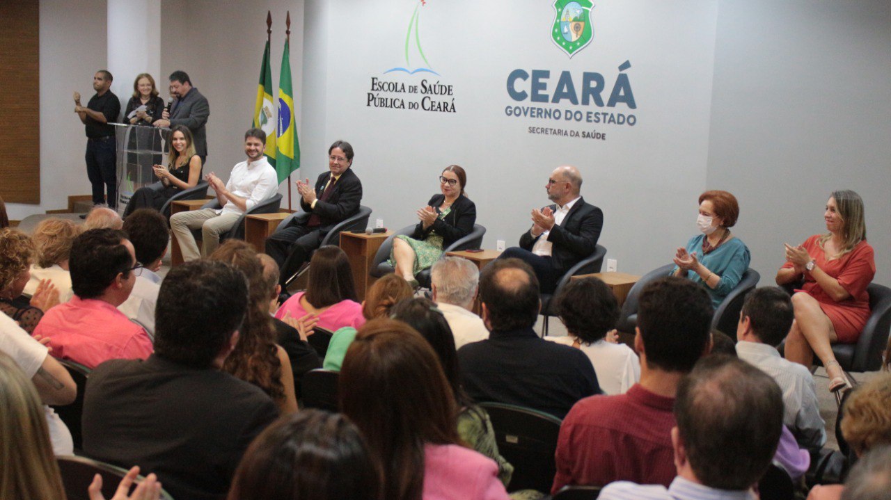 Reafirmando compromisso com equidade de gênero e educação em Saúde, Luciano Pamplona toma posse como superintendente da ESP/CE