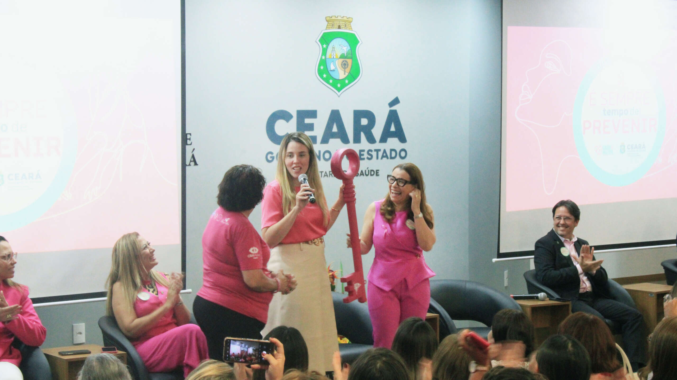 Saúde do Ceará e Secretaria das Mulheres abrem programação oficial do Outubro Rosa; Policlínicas vão ampliar atendimento no interior