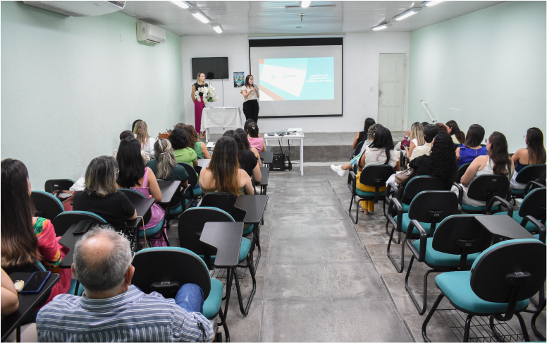 Hospital Geral Dr. César Cals forma 12 novos residentes multiprofissionais