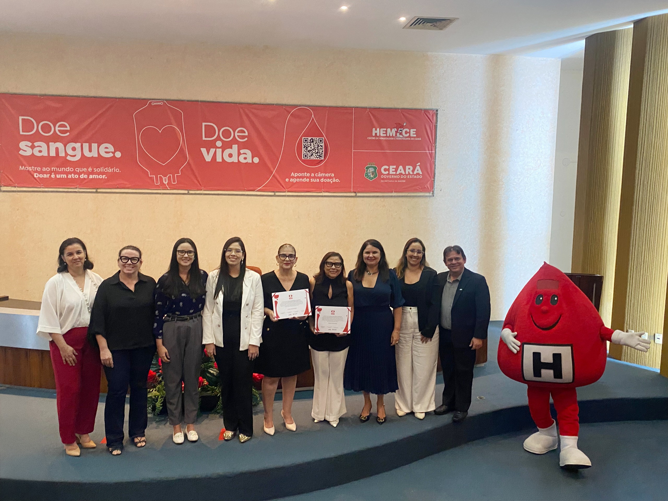 ESP/CE recebe homenagem do Hemoce pela promoção de boas práticas no manejo do sangue utilizado para cuidar de pacientes