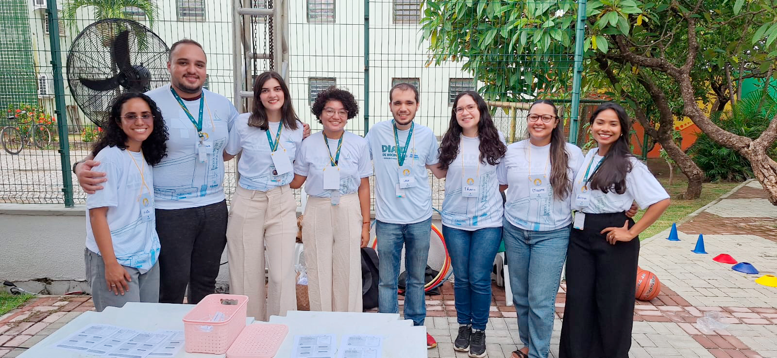 Residentes da ESP/CE realizam ação educativa durante “Dia D Nacional” de Vacinação