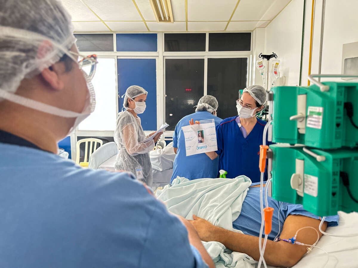 “Amigo secreto”: mensagens trocadas entre pacientes internados no HGF promovem momentos de acolhimento; projeto tem apoio de residentes da ESP/CE