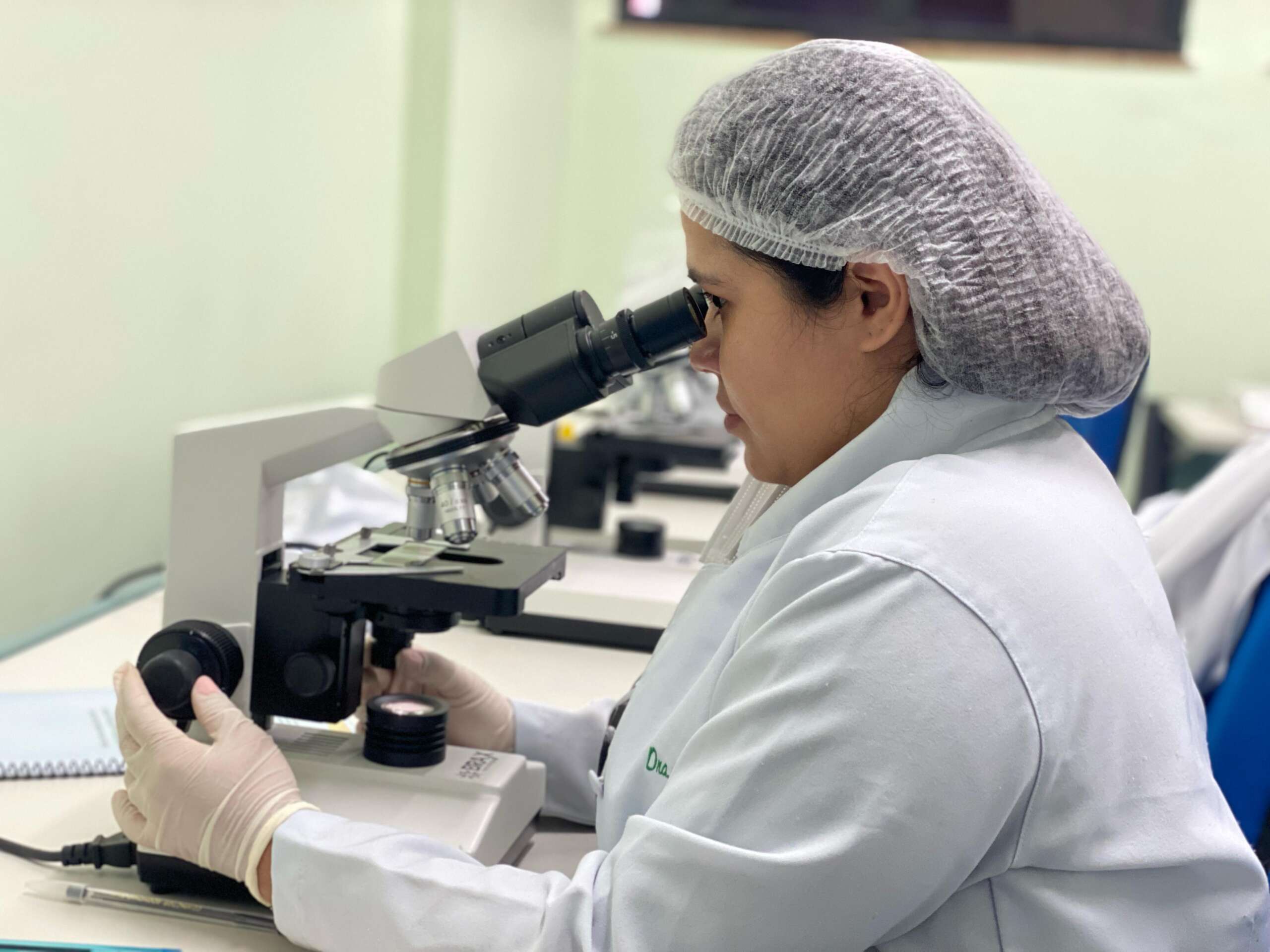 ESP/CE capacita profissionais do Cariri para diagnóstico laboratorial da esquistossomose