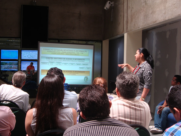 Palestra sobre a aplicação da Lei de Acesso à Informação (LAI) na Etice