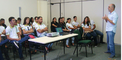 Alunos do curso técnico do IFPI realizam visita à Etice