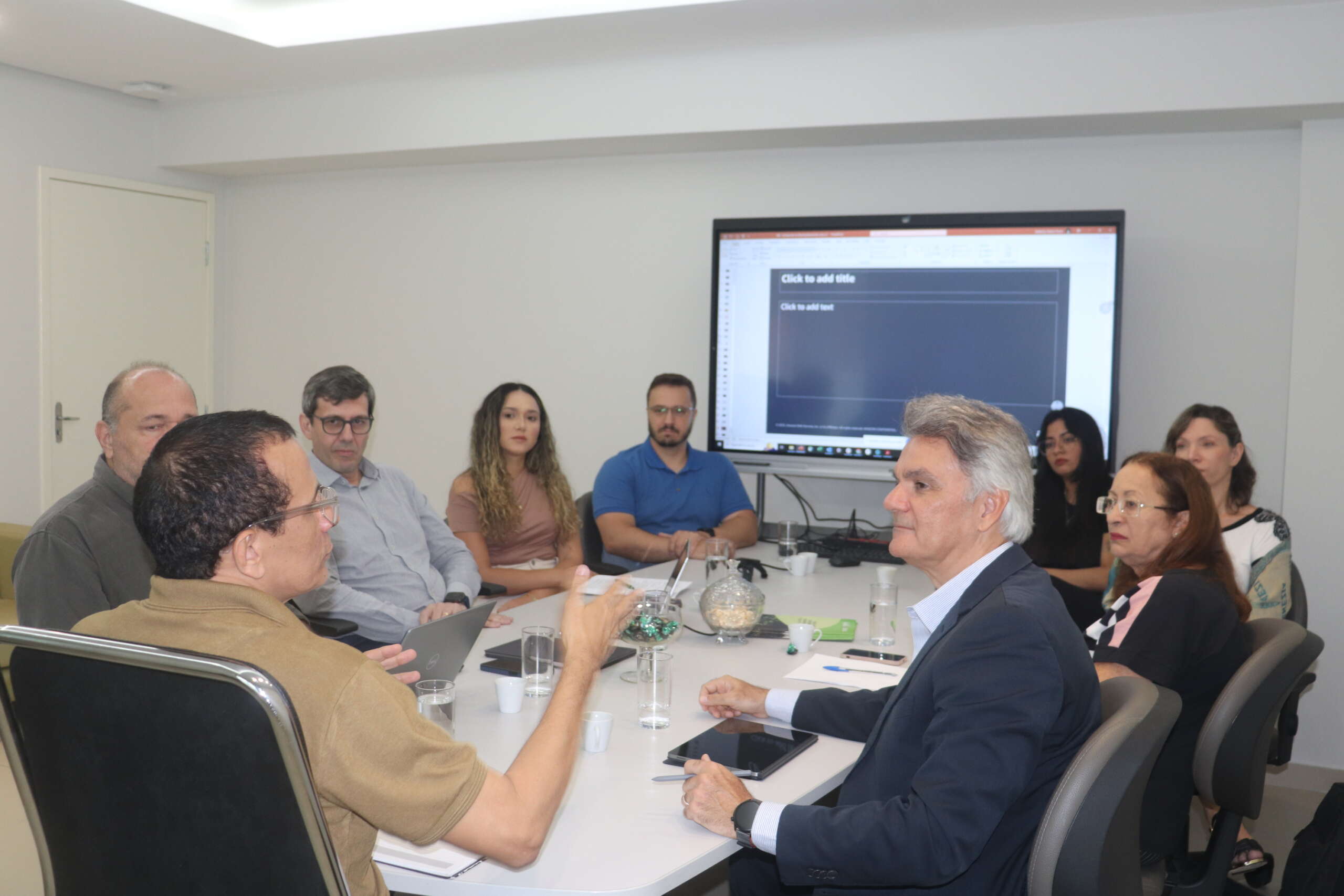 Etice realiza reunião com AWS para planejamento de projetos e parcerias