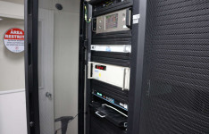 Relógio atômico de césio do data center da Etice está sincronizado à internet no Brasil