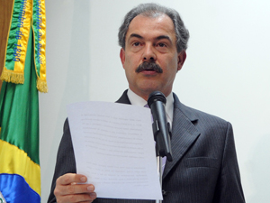 Em discurso de posse, ministro da Ciência e Tecnologia garante mais investimentos
