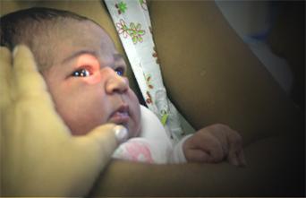 Dia Mundial da Visão: pediatras do HGF são treinados para o Teste do Olhinho