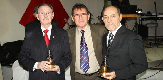 Médico fundador do HGF e secretário da Saúde estão entre homenageados com Comenda Sindical