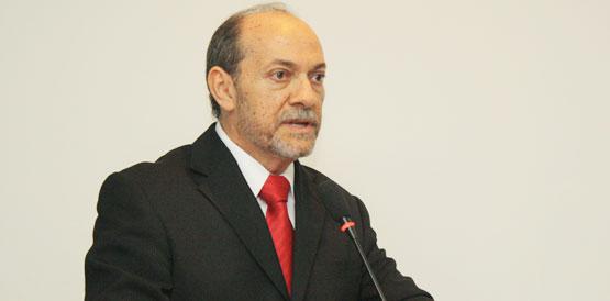 Arruda Bastos fala sobre gestão a pós-graduandos de medicina