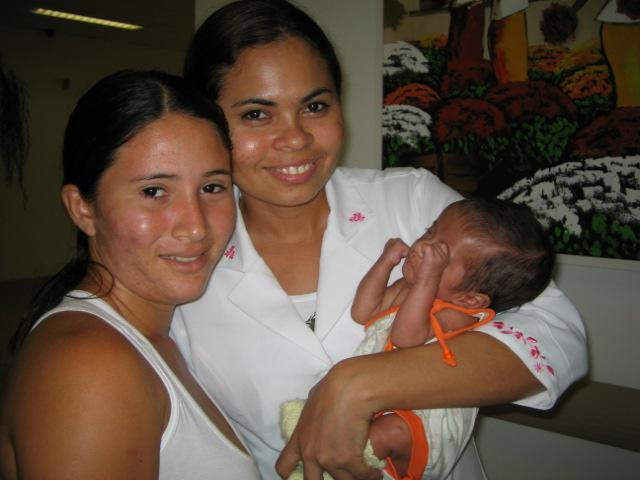 Neonatologia do HGF reúne mães em confraternização natalina