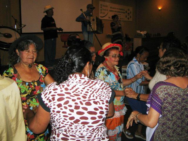 Hipertensos comemoram a saúde em estilo junino