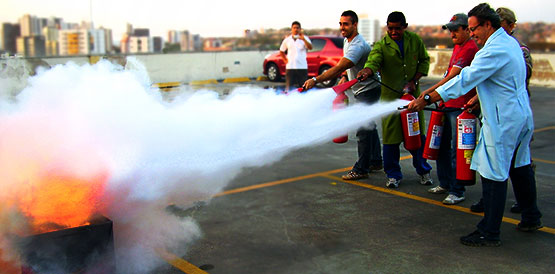Treinamento contra incêndio mobiliza SESMT