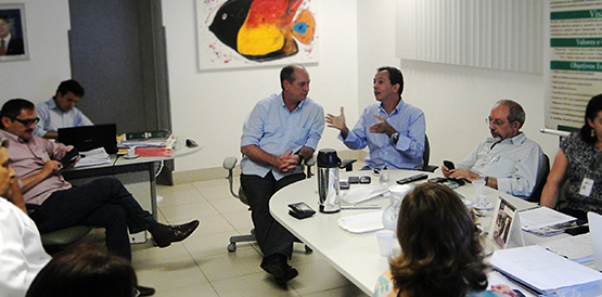 Ciro discute no HGF as ações que vão melhorar emergência