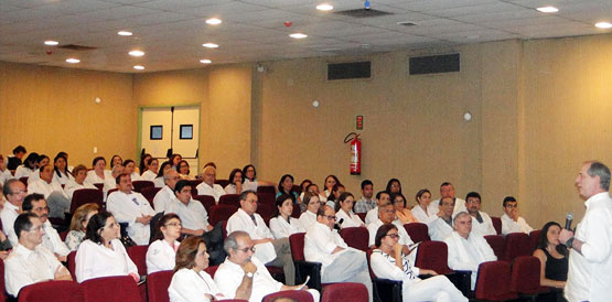 Ciro debate com profissionais fortalecimento do HGF
