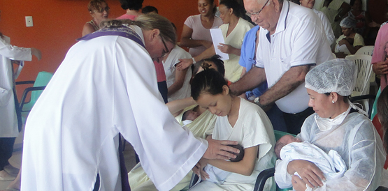 Missa itinerante dá início às comemorações de Natal no HGF