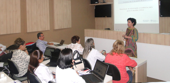 Treinamento: acesso à informação na decisão clínica