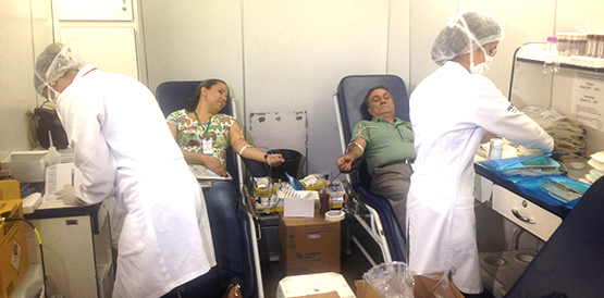 Funcionários do HGF e moradores do bairro doam sangue