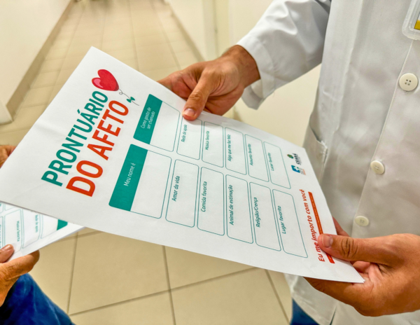 Prontuários afetivos fortalecem vínculos e humanizam atendimento em hospitais da Rede Sesa