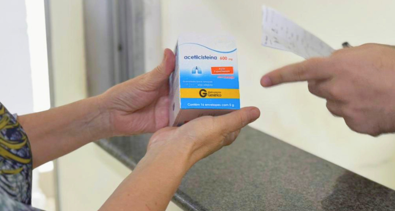 Uso racional de remédios: farmacêutica do HGF conscientiza sobre os perigos da automedicação