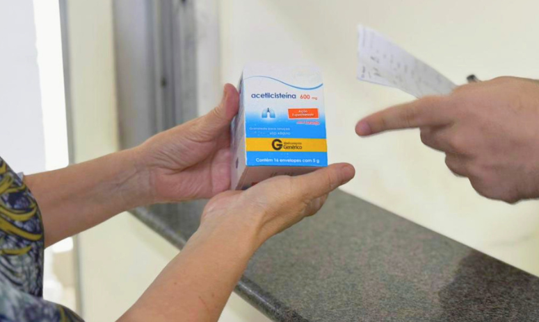 Uso racional de remédios: farmacêutica do HGF conscientiza sobre os perigos da automedicação