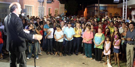 Novas obras melhoram a saúde e movimentam a economia, diz Arruda Bastos