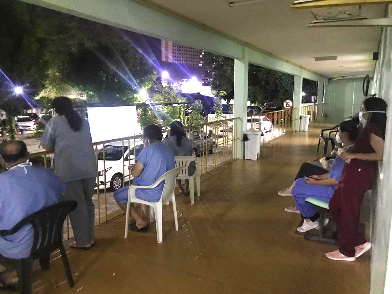 Pacientes do HM acompanham sessão de cinema na unidade