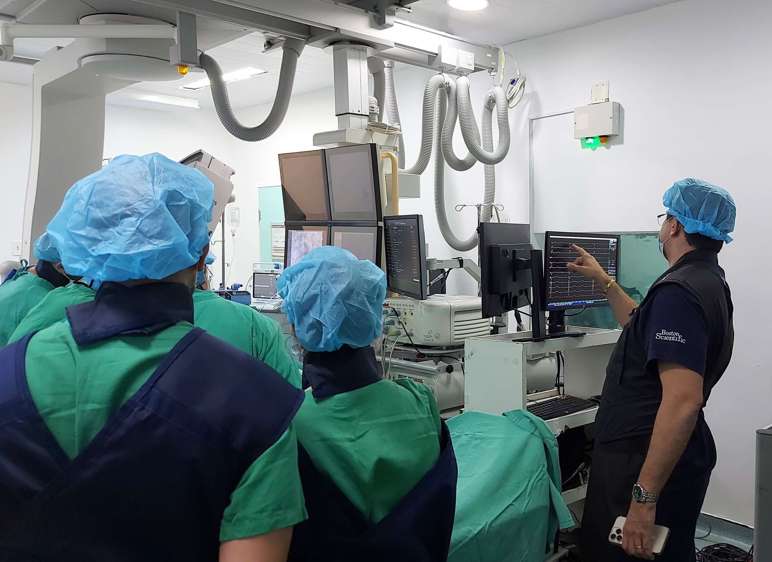 Hospital de Messejana treina eletrofisiologistas do Ceará e do Piauí