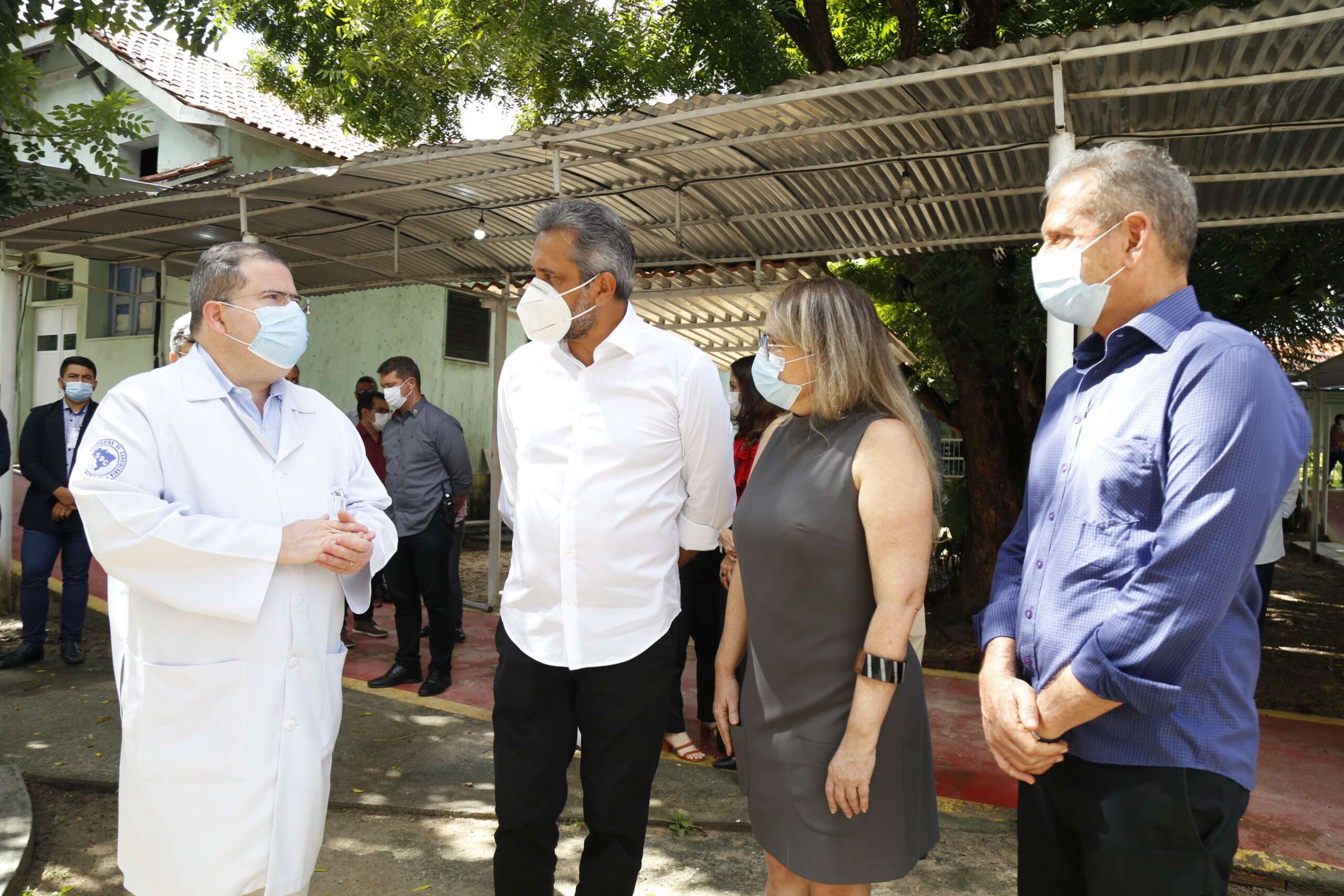 Governador Elmano de Freitas visita Hospital de Messejana e parabeniza unidade pelos 90 anos de atividades