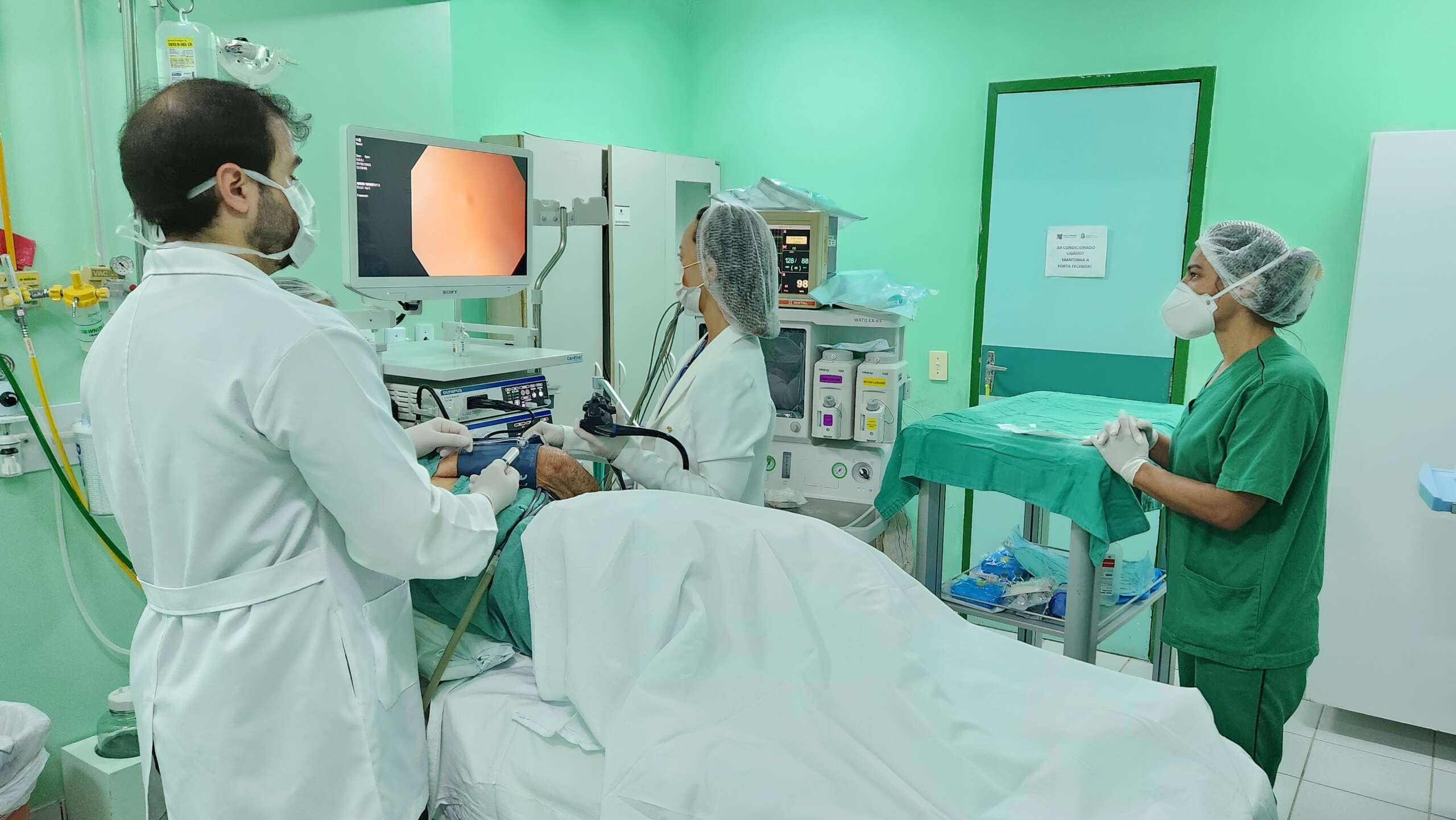 Hospital de Messejana recebe novos equipamentos de endoscopia e colonoscopia