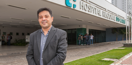 Secretário Henrique Javi recebe Medalha Boticário Ferreira