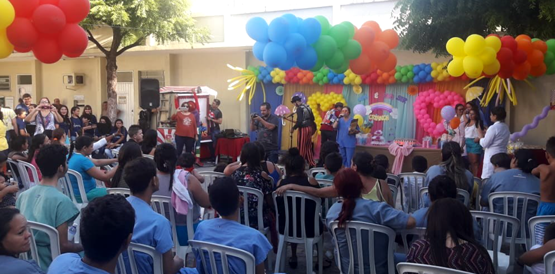 Crianças do Hospital São José se divertem em tarde festiva