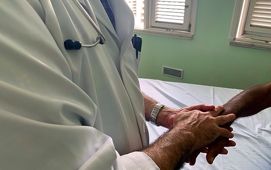 Especialista esclarece mitos e estigmas do HIV