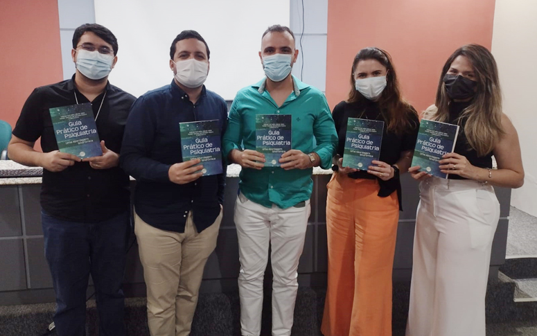 Guia Prático de Psiquiatria para profissionais da saúde é lançado no HSM