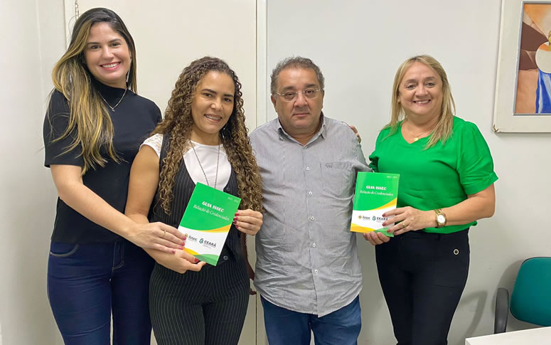 Issec recebe versão impressa do Guia Saúde 2022/2023