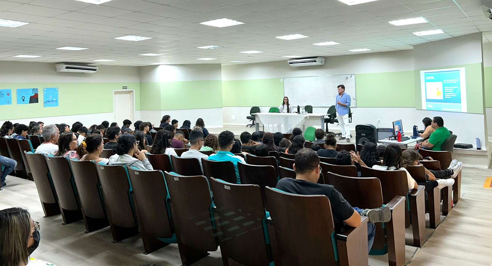 Issec promove palestra sobre Valorização da Vida em escola, em parceria com Nosso Lar
