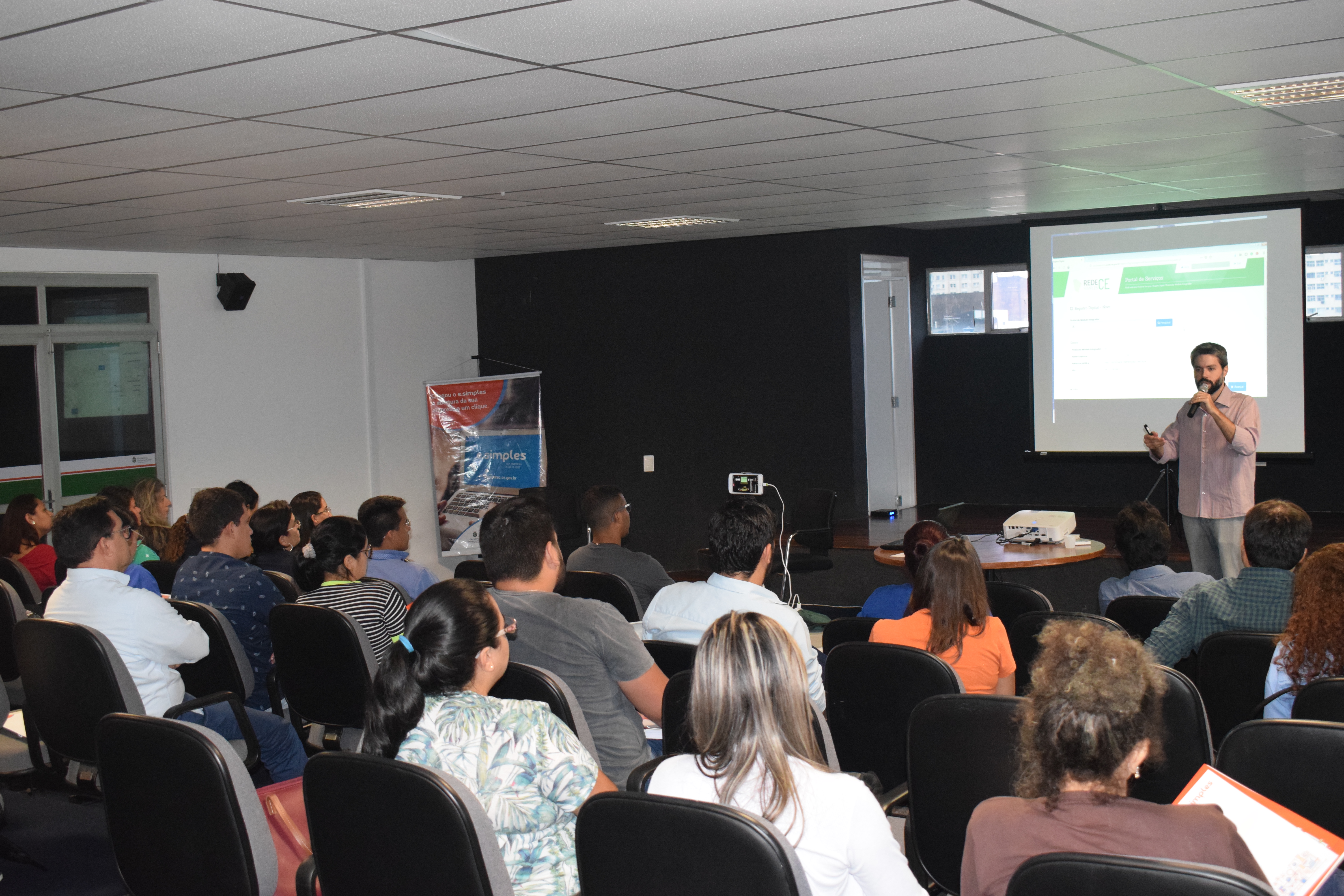 Jucec realiza capacitação sobre registro digital em Fortaleza