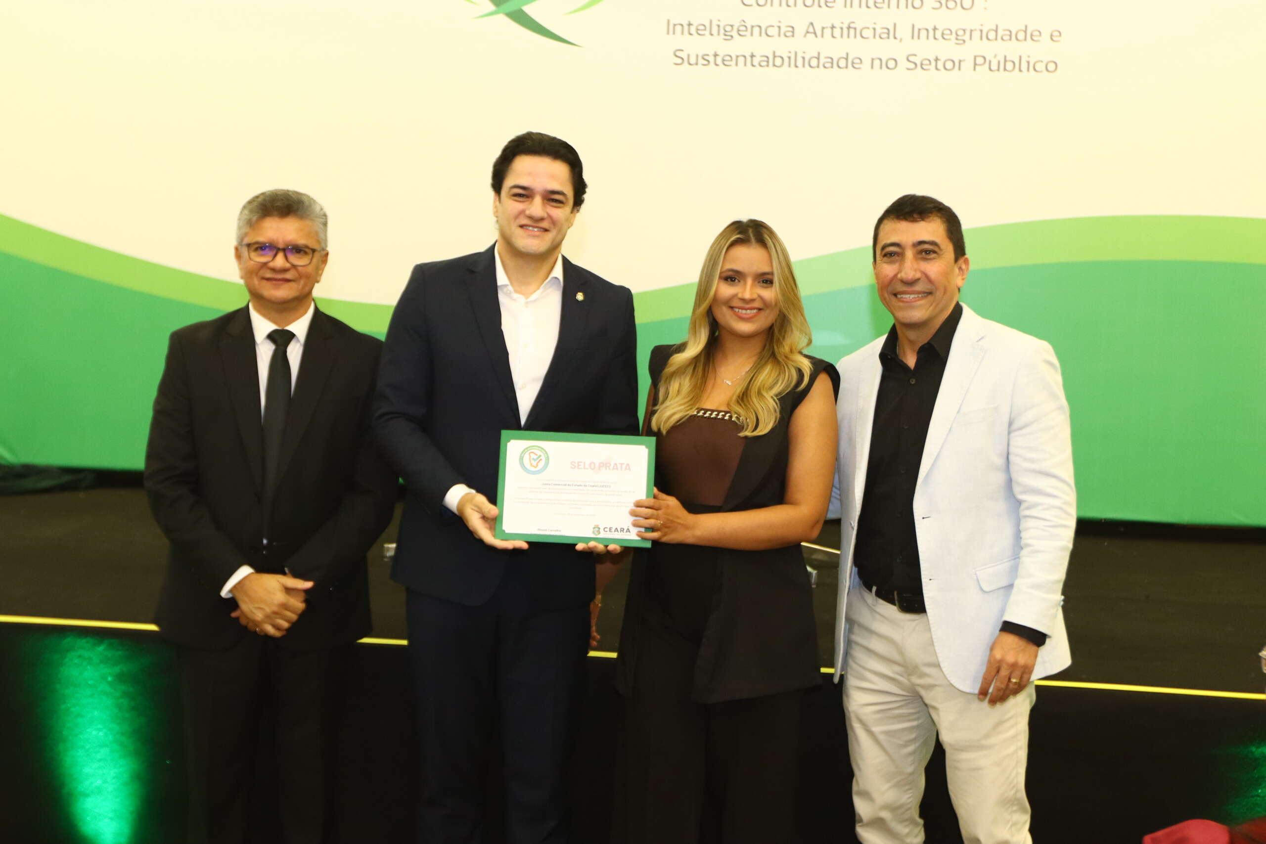 Jucec recebe Selo Prata de Integridade em evento da Controladoria Geral do Estado