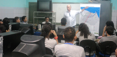 Palestras tentam diminuir incidência de pedradas