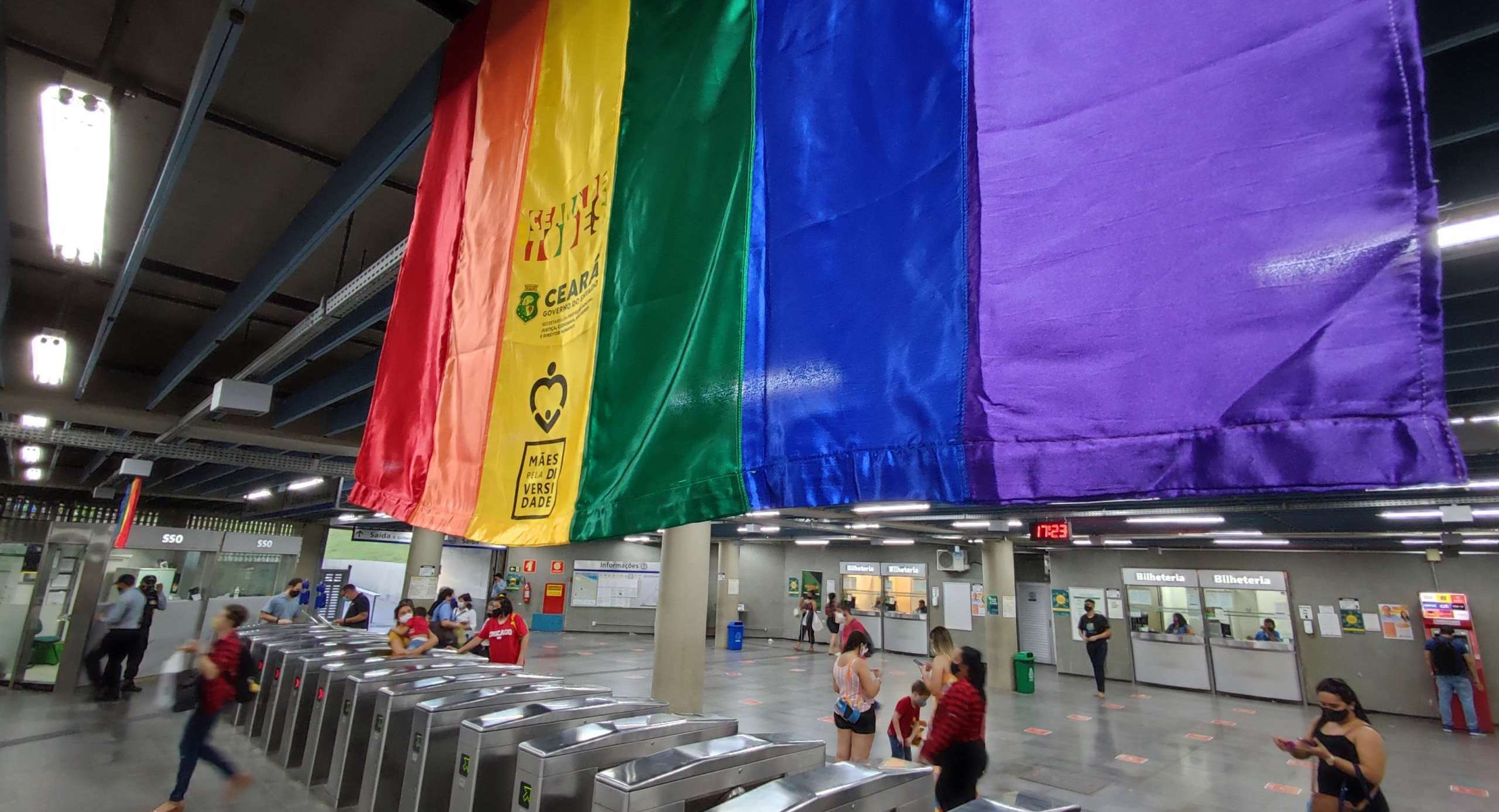 Estações de Metrô e VLT ganham bandeiras do orgulho LGBTQIA+ e expressam respeito à diversidade
