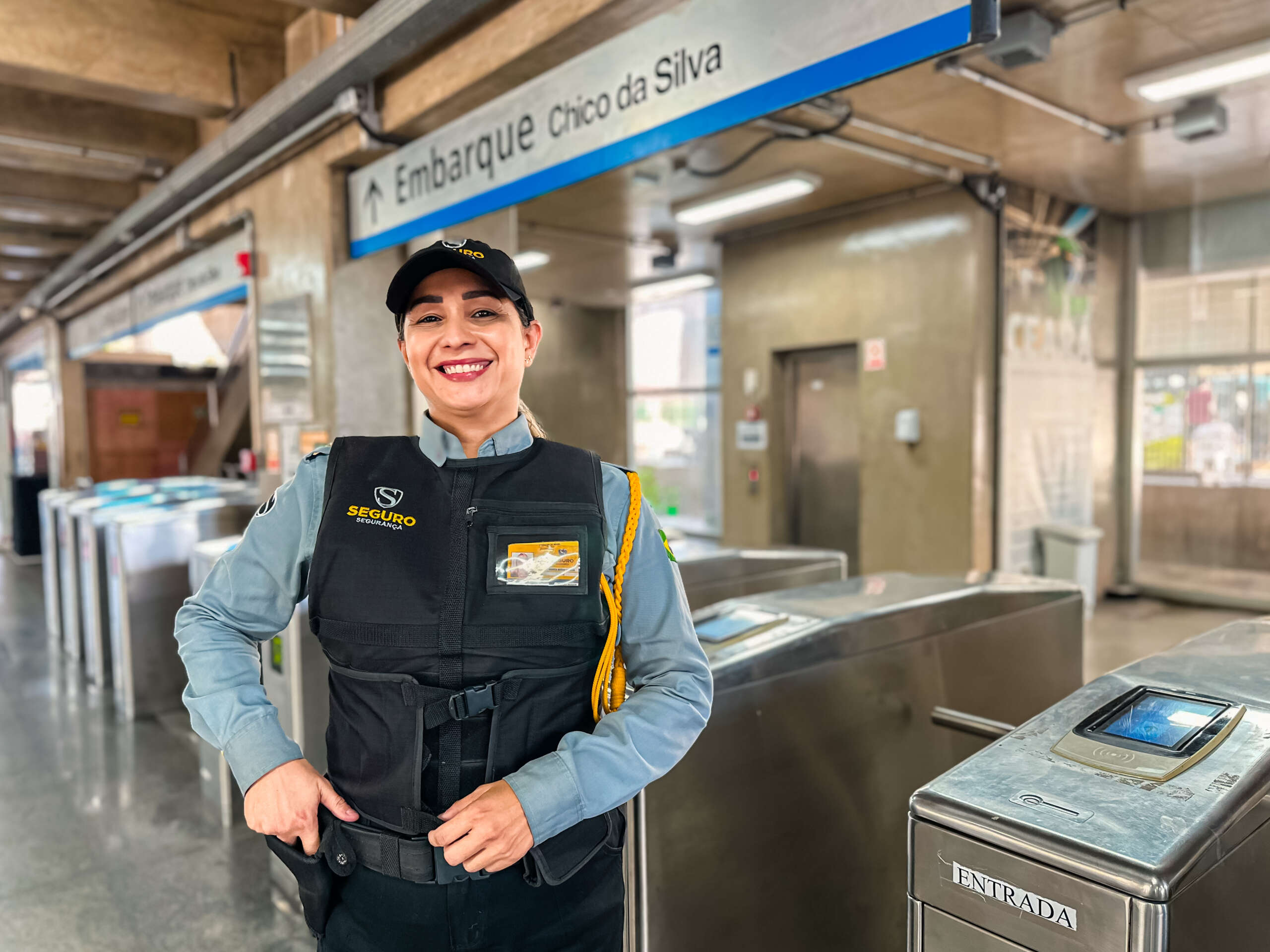 Vigilantes do metrô: profissionais ativos no suporte aos passageiros