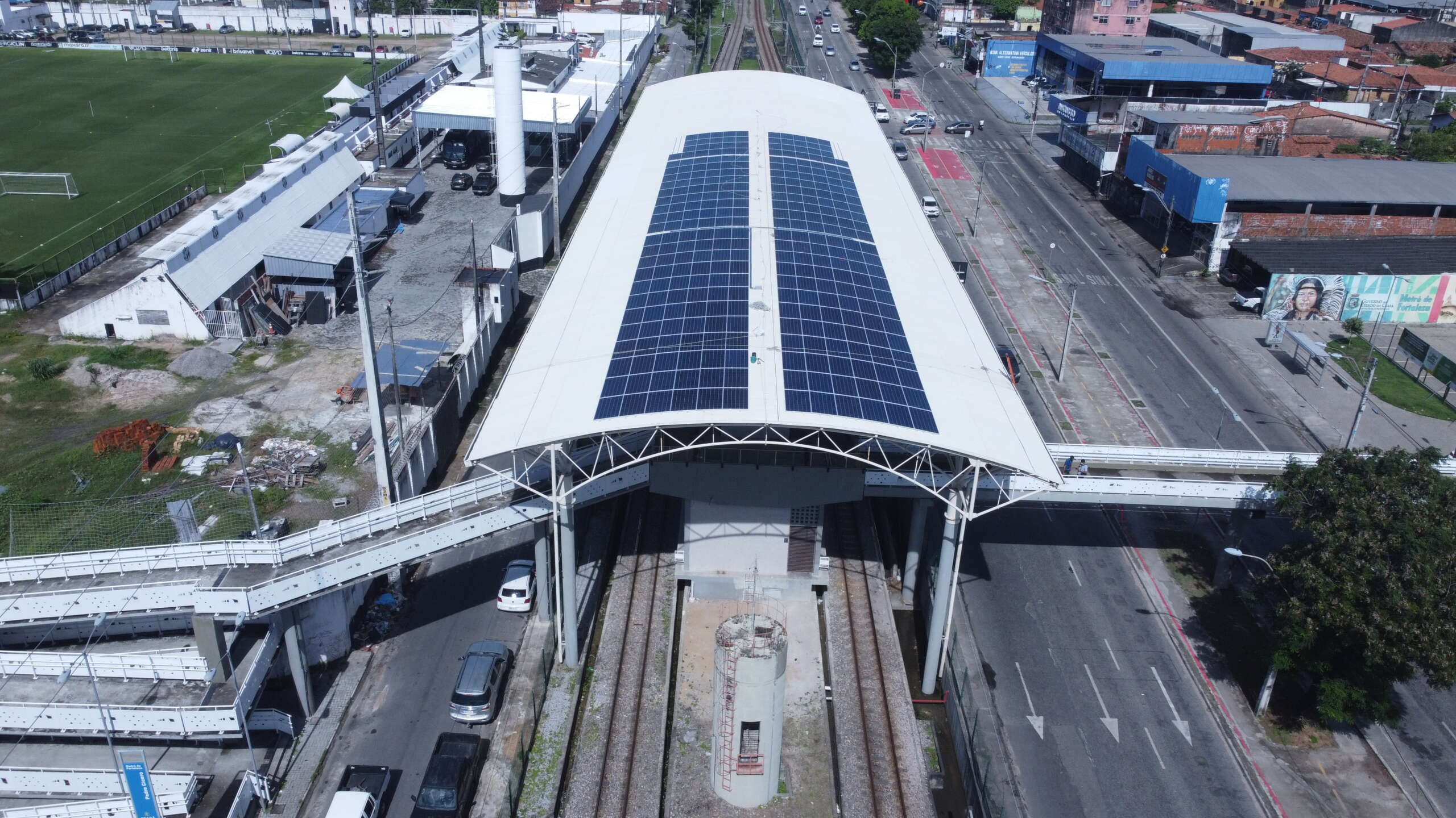 Placas solares no Metrofor geram economia anual de quase R$ 250 mil.