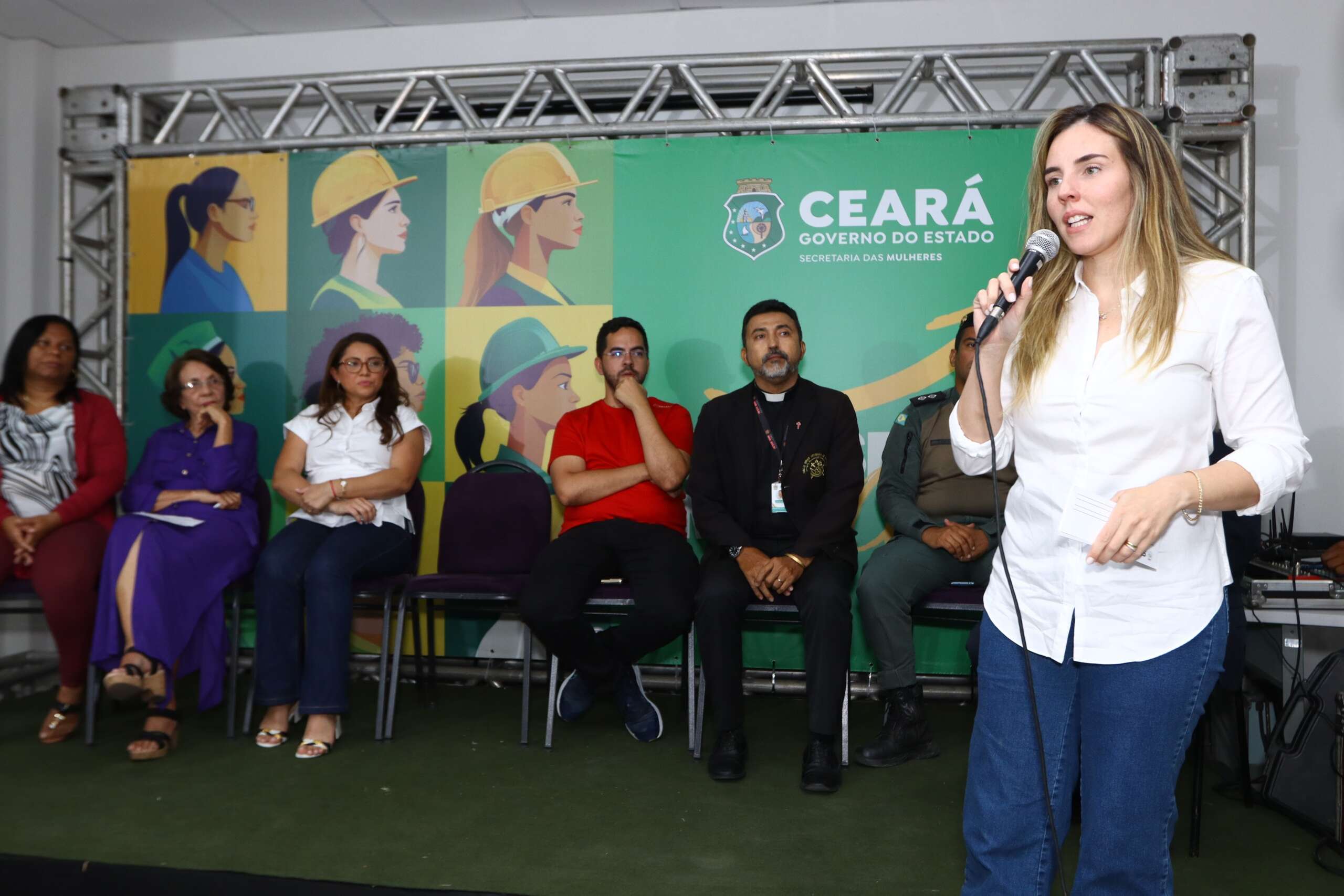 Em Juazeiro do Norte, Secretaria das Mulheres realiza aula inaugural do Prospera Mais Ceará