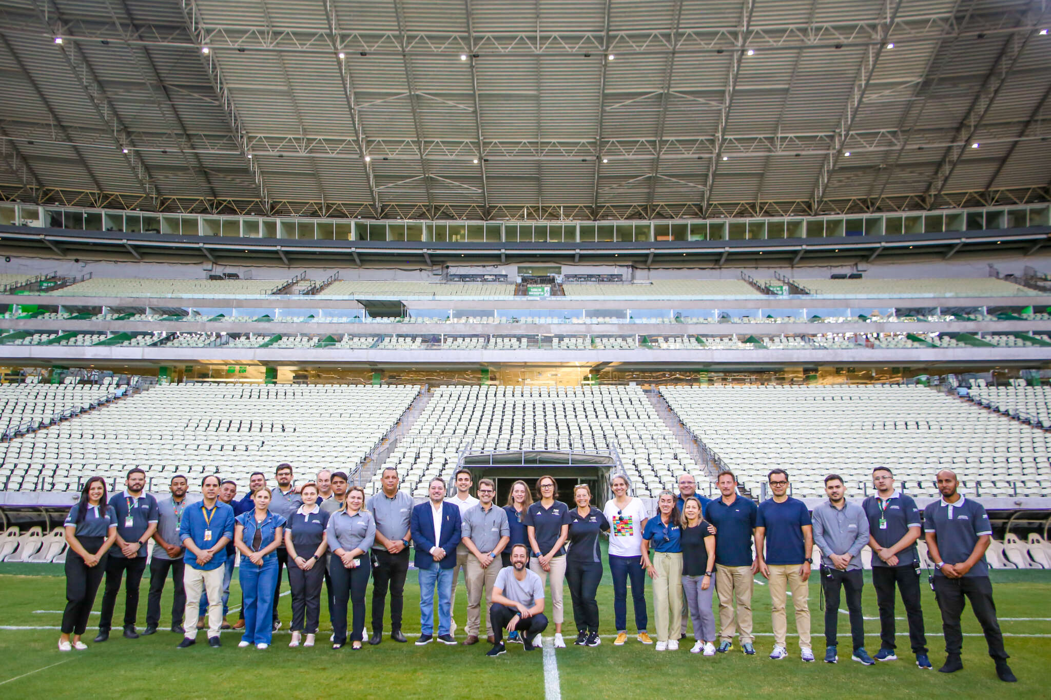 Arena Castelão recebe visita para a seleção das cidades-sede da Copa do Mundo Feminina da FIFA 2027