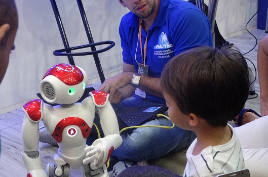 ​Nutec marca presença em Feira do Conhecimento