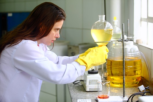 Miniusina de biodiesel é apresentada em evento