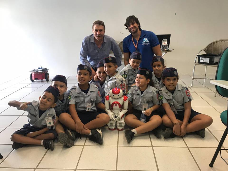 Alunos do Colégio da Polícia Militar visitam Laboratório de Resíduos Sólidos e Efluentes