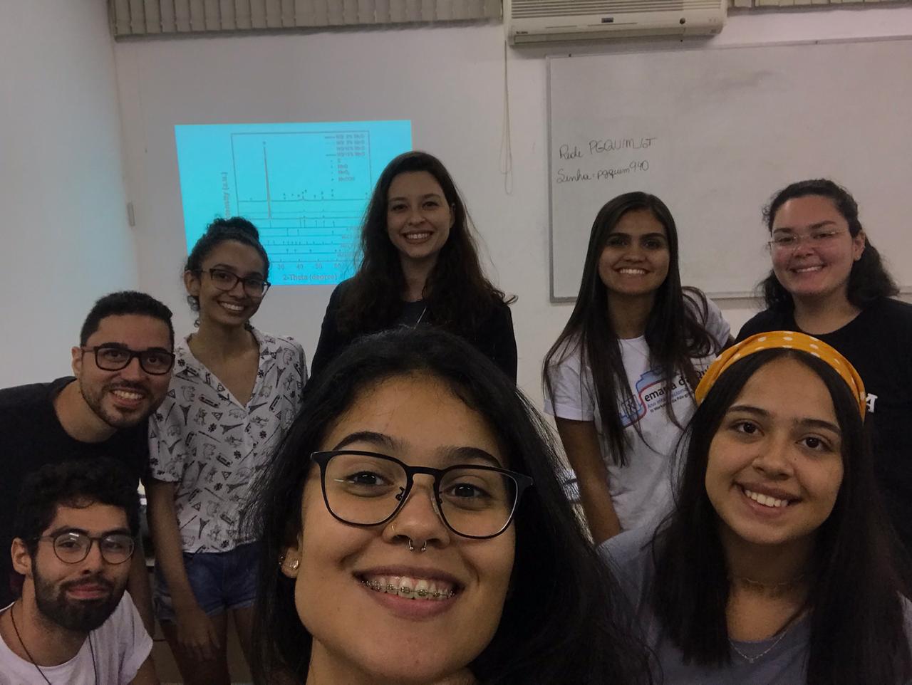 Com vagas esgotadas, supervisora do Nutec ministra curso durante a semana de química